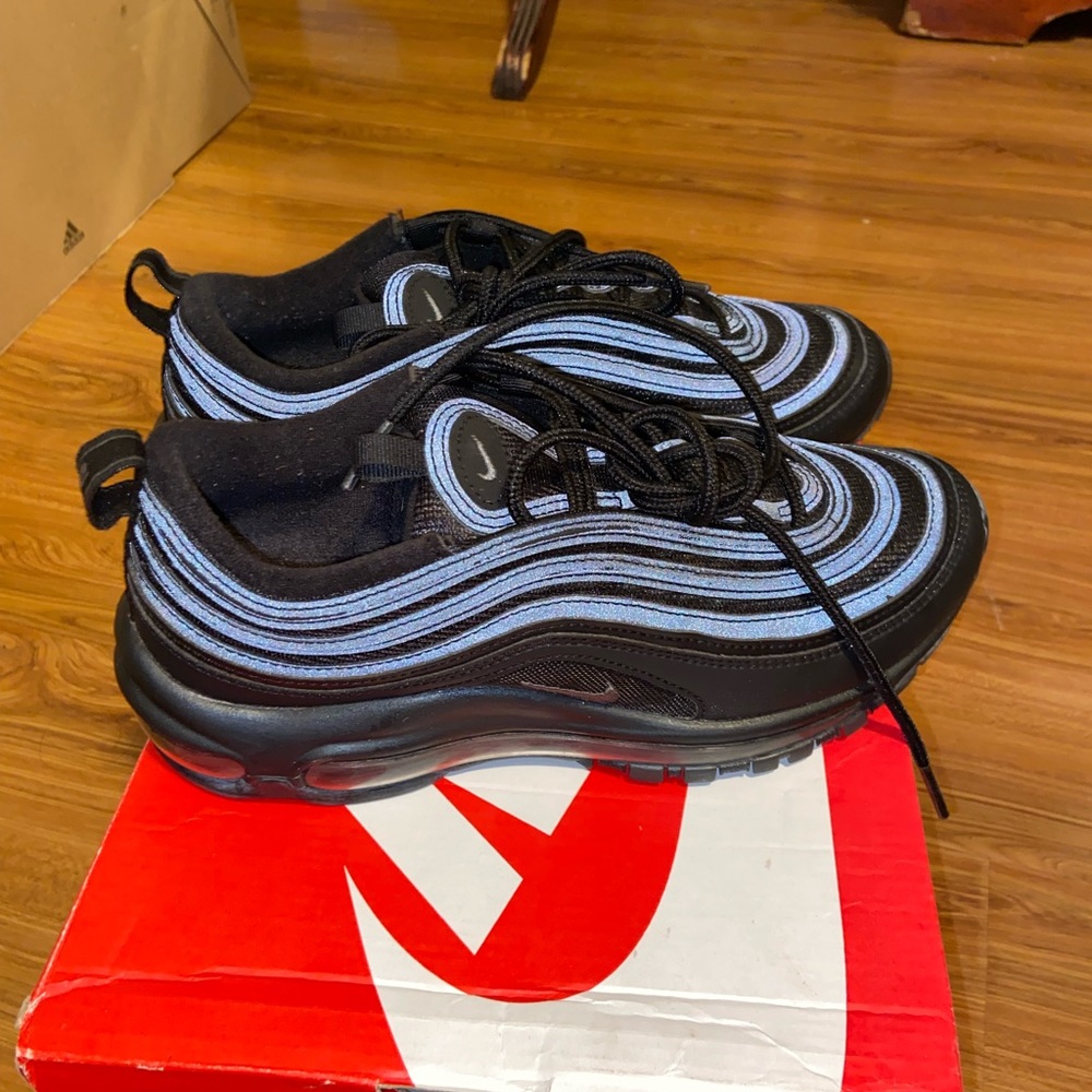 Woman’s AIR MAX 97 - SIZE 7.5